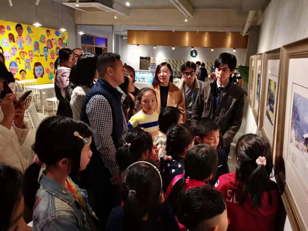 水彩画家 AZUMAsの展覧会　中国広州未来社主催『東氏家族の水彩画世界』